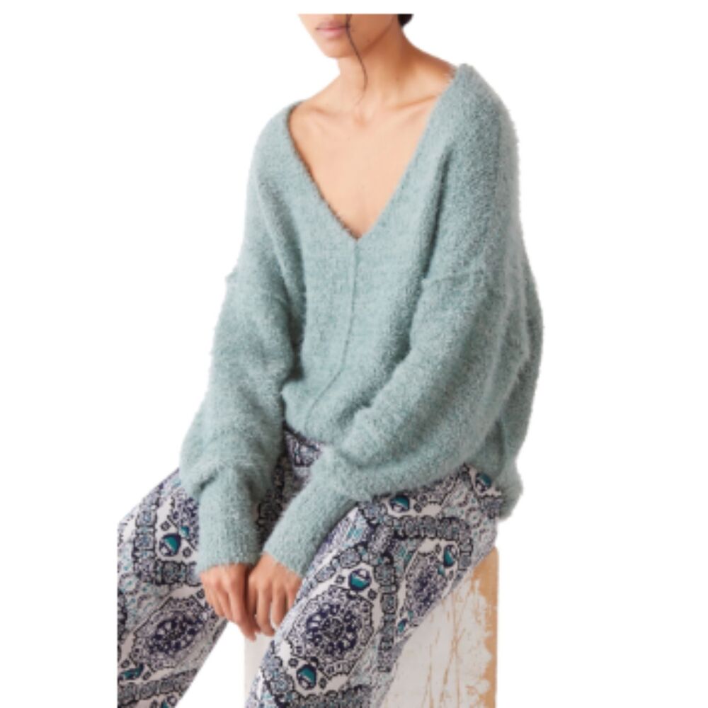 Free People Icing V-Neck Sweater - SPRING DUST, Size Small